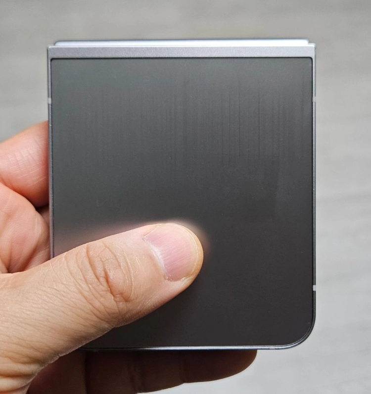 갤럭시 Z플립6 실버 256GB 싸게 팝니다. 이미지
