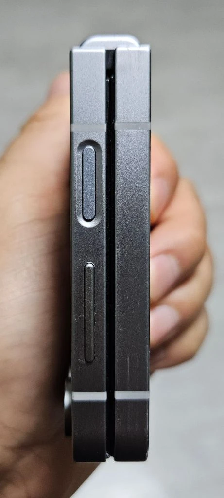 갤럭시 Z플립6 실버 256GB 싸게 팝니다. 이미지