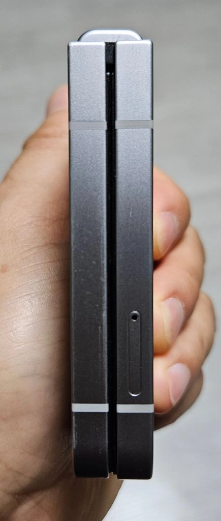 갤럭시 Z플립6 실버 256GB 싸게 팝니다. 이미지