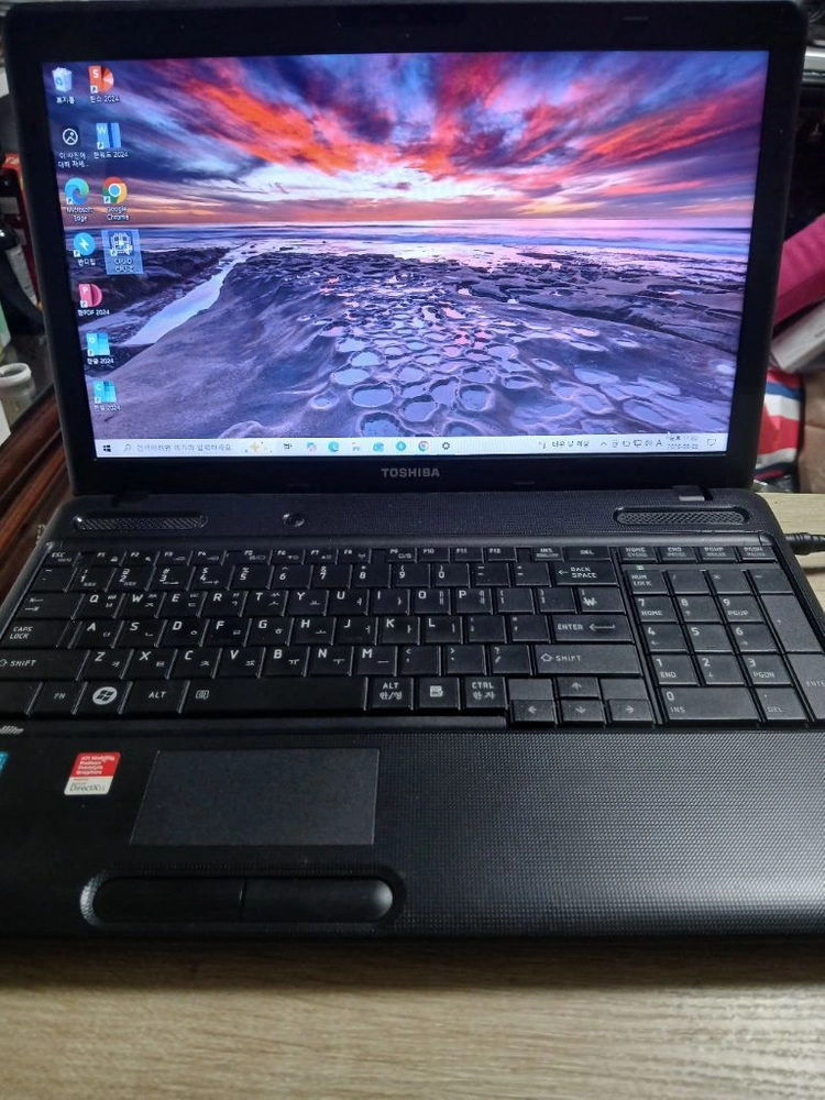도시바 노트북 새틀라이트 C660 이미지