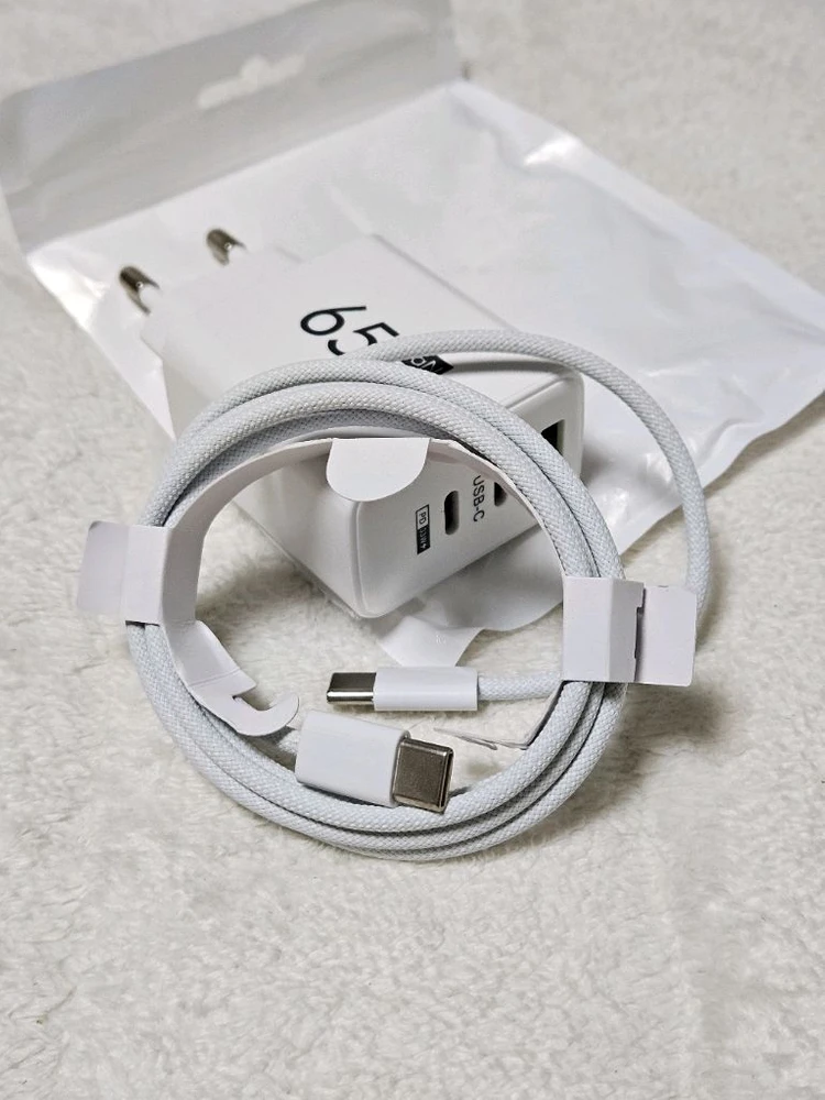 65W 3포트 멀티 GaN 고속충전기 PD QC 3.0+C타입 충전 케이블미사용새것 이미지