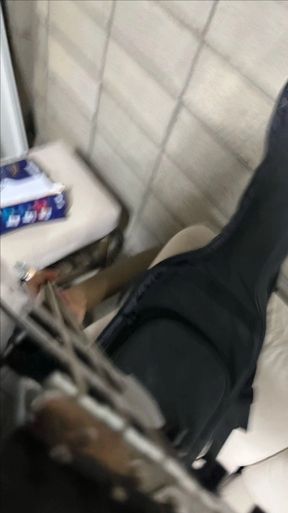 스윙 베이스기타와 엠프 이미지