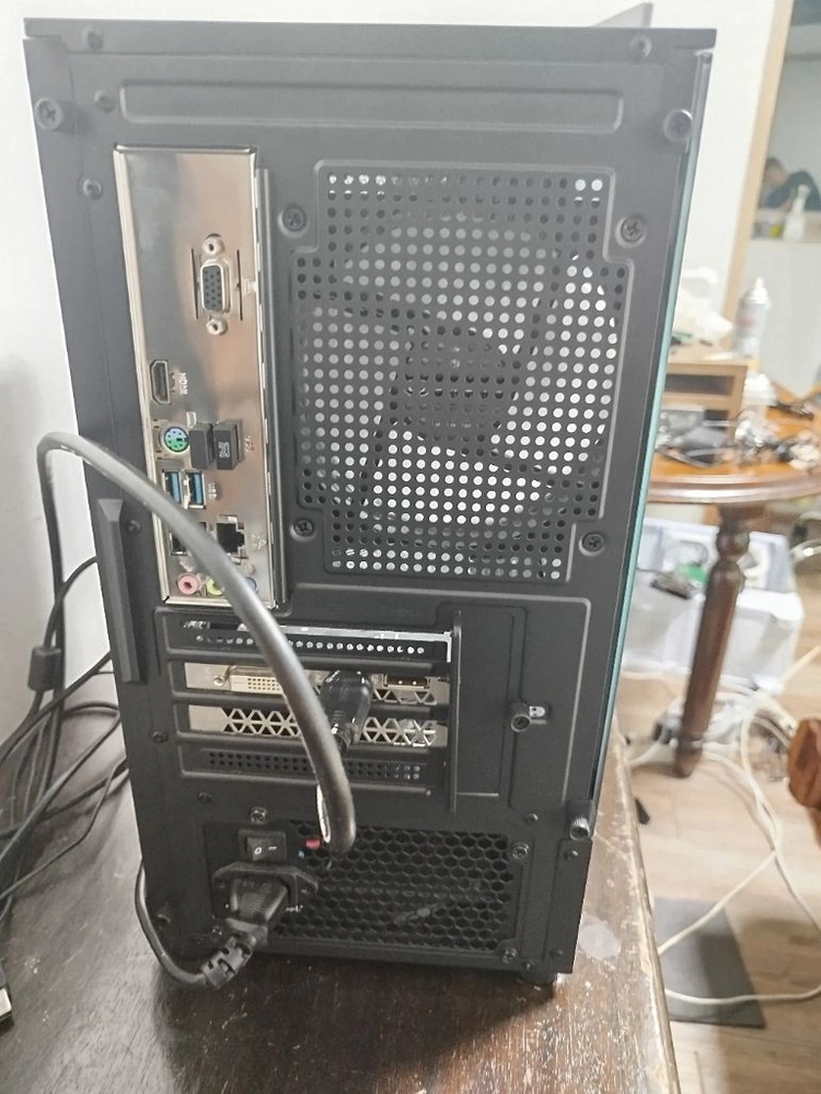 인텔 i5 10400F CPU와 16GB 240gb ssd 1tb hd GTX 980 전주시 이미지