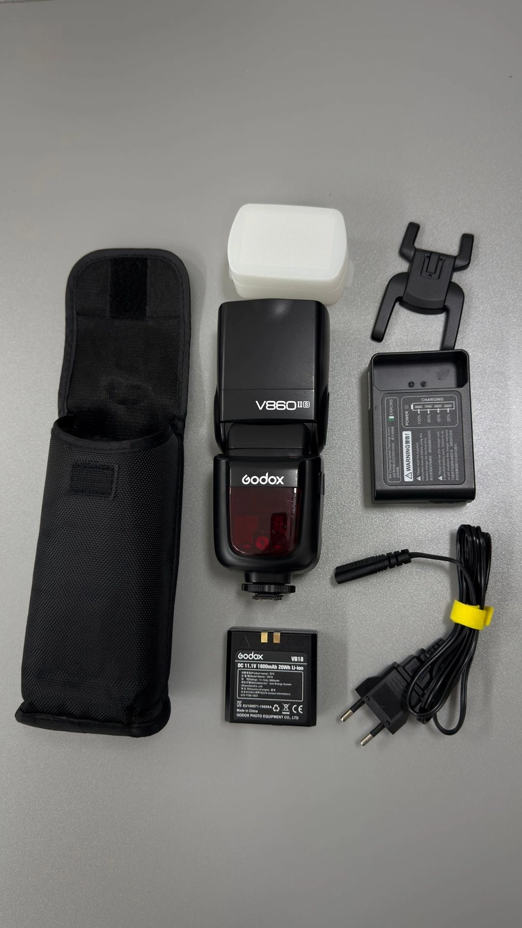 [민트급] A7M5 + 24-70gm2 + CFA 960gb + 각종 악세서리들 이미지
