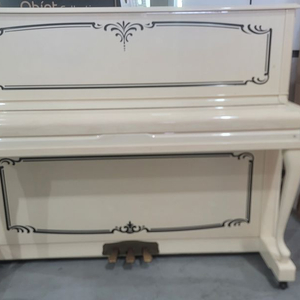 영창 업라이트 피아노 E-118 아이보리 이미지
