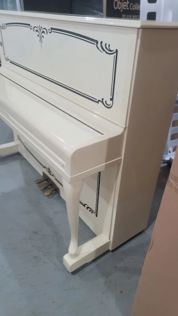 영창 업라이트 피아노 E-118 아이보리 이미지