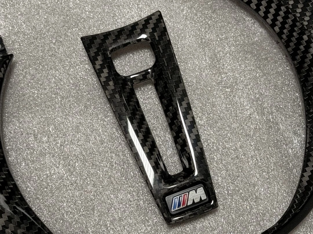 BMW M3, M4 정품 핸들 카본 커버 이미지