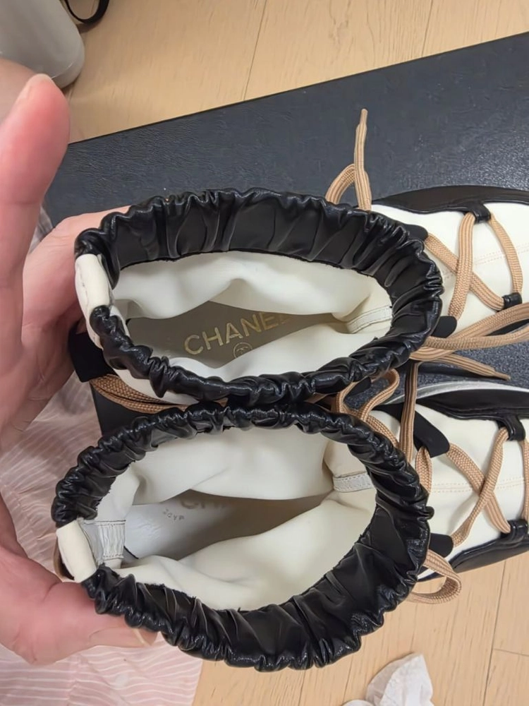 샤넬 레이스업 운동화부츠 팝니다 이미지
