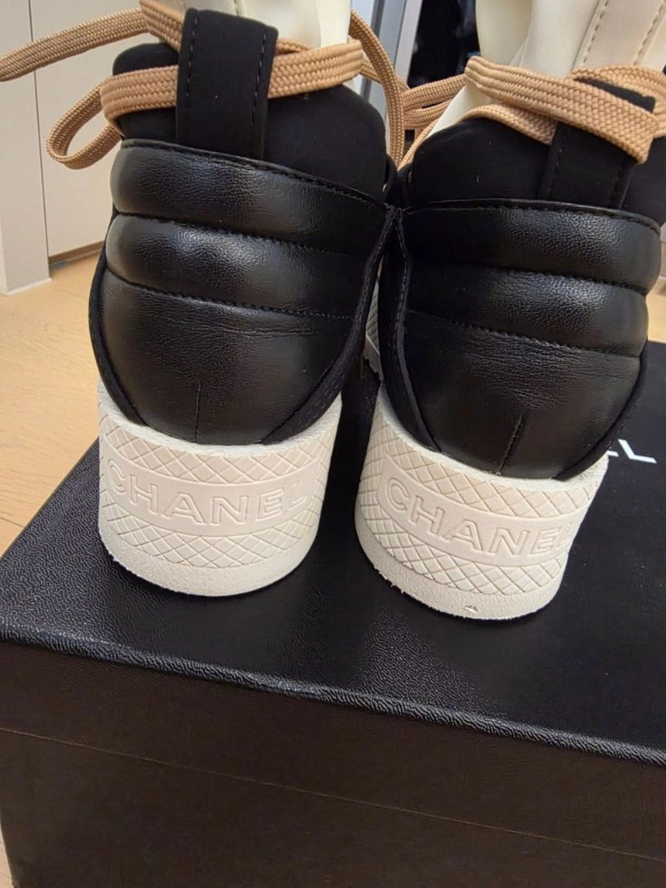 샤넬 레이스업 운동화부츠 팝니다 이미지