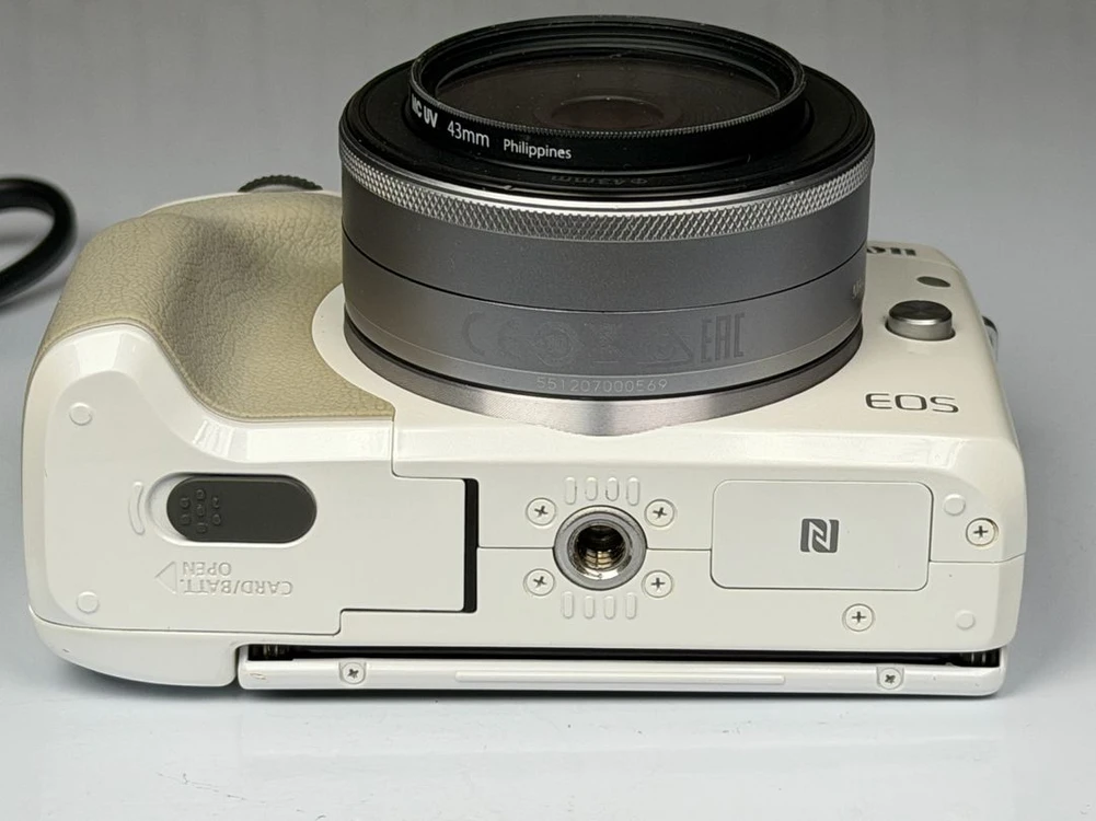 캐논 EOS M3 화이트, EFM 22mm F2 STM 렌즈 이미지