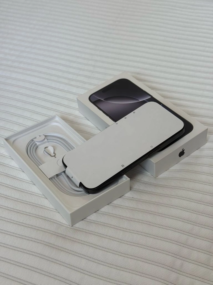 iPhone 16 Pro 256GB 블랙티타늄 풀박스 | 배터리 96% | S급 + 교신 가능 이미지