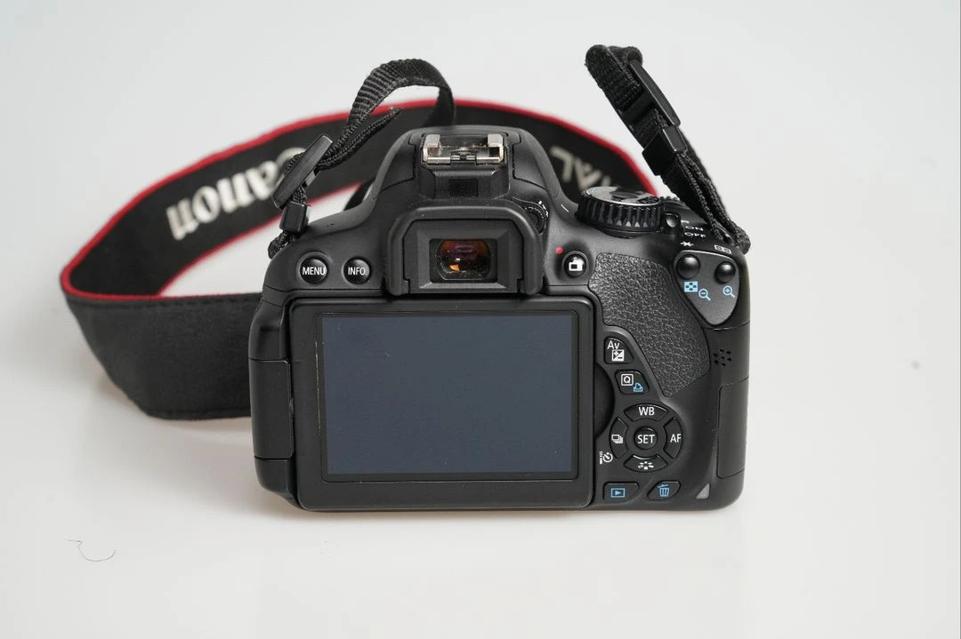 캐논 650d + 번들 18-55렌즈 이미지