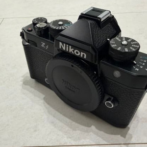 니콘 Zf 카메라