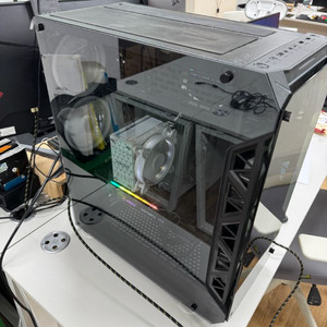 게이밍, 디자인 고급 데스크탑 팝니다.Ryzen 9 3900X, RTX 3070, 삼성 32GB, 860 pro 이미지