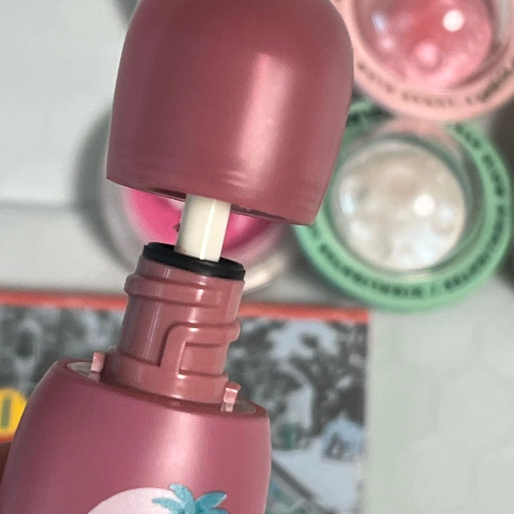 베네피트 팔레트 및 쉬글램 하이라이터 등 일괄 이미지