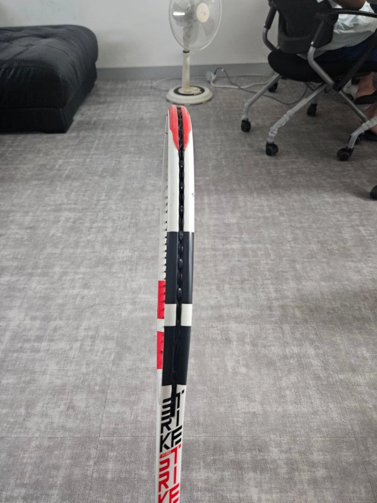 바볼랏 퓨어스트라이크 305g 이미지