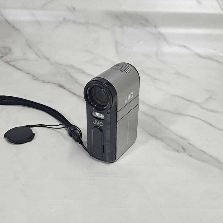 JVC Everio GZ-MC100KR 빈티지 캠코더 - 안심되는 중고거래
