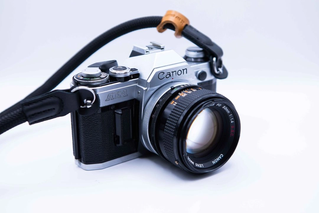 캐논 AE-1 필름 카메라 FD 50mm F1.4 렌즈 이미지