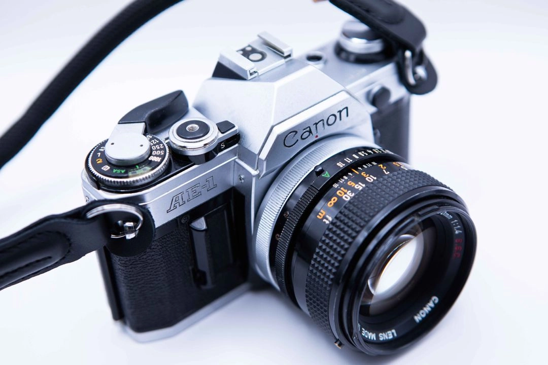 캐논 AE-1 필름 카메라 FD 50mm F1.4 렌즈 이미지
