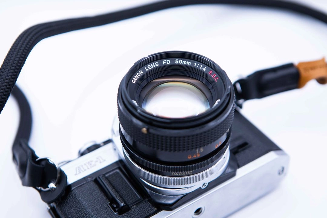 캐논 AE-1 필름 카메라 FD 50mm F1.4 렌즈 이미지