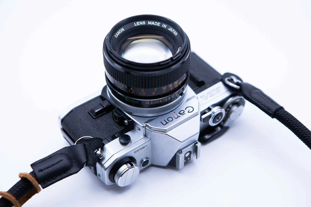 캐논 AE-1 필름 카메라 FD 50mm F1.4 렌즈 이미지