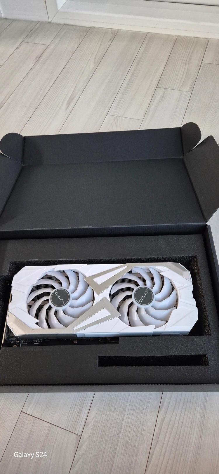 galax RTX 3060 Ti 그래픽카드 화이트 - 안심되는 중고거래