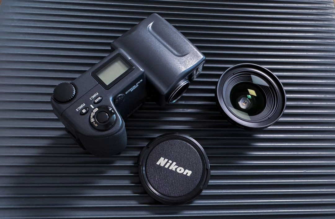 니콘 쿨픽스, Nikon Coolpix 990 + Wide Lens + Original Strap + CF 이미지