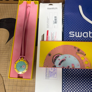스와치 오데마피게 로얄 팝 오티지 로즈 이미지