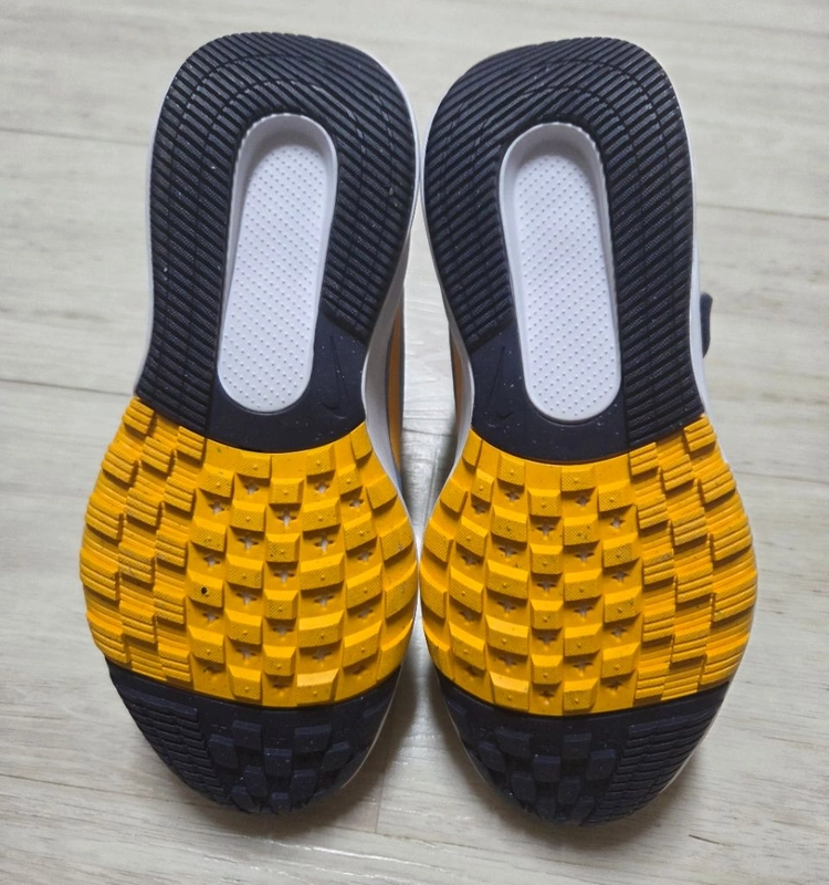 [새제품]키즈 나이키 운동화 11c(170mm) 이미지
