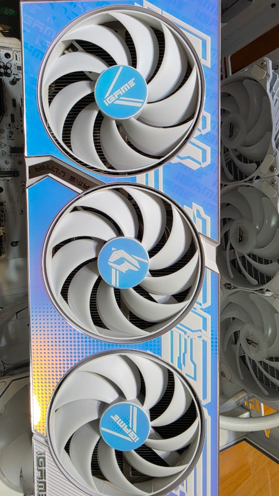 라이젠 9800x3d rtx4070ti super 컴퓨터 본체 이미지