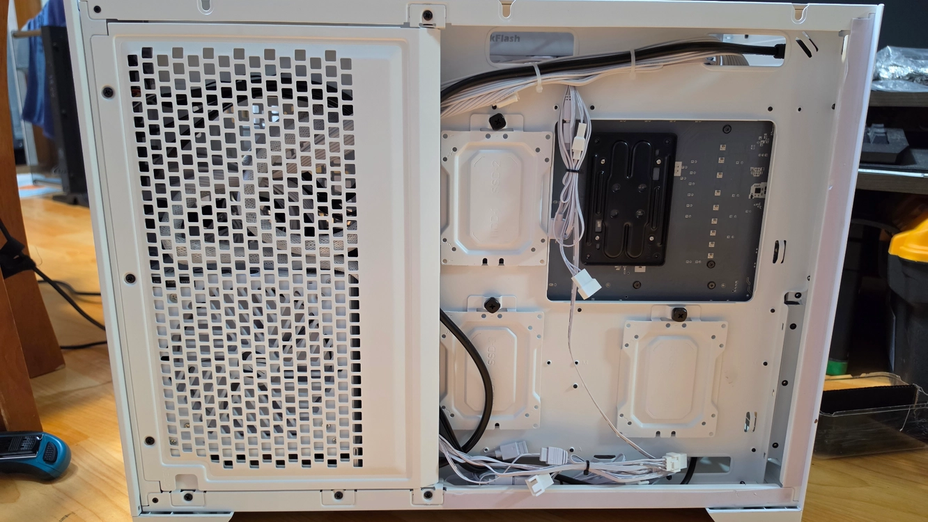라이젠 9800x3d rtx4070ti super 컴퓨터 본체 이미지