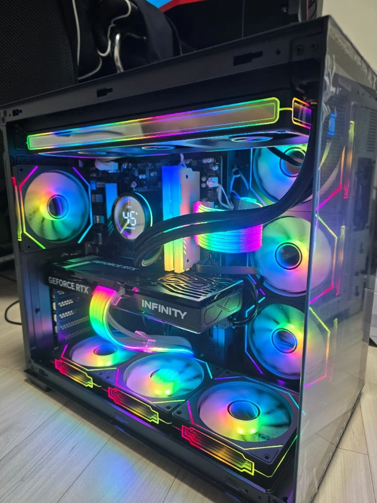 라이젠7 7800X3D RTX5070 본체 신품본체 팝니다 이미지