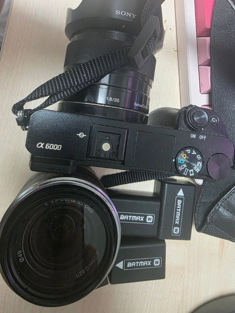 소니 A6000, SEL1855, SEL35F18, 여분 배터리 - 안심되는 중고거래