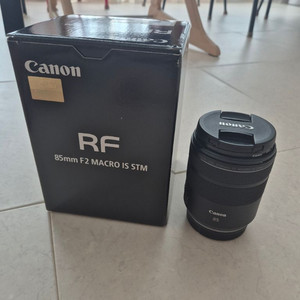 캐논 RF 85mm f2 macro is stm 이미지