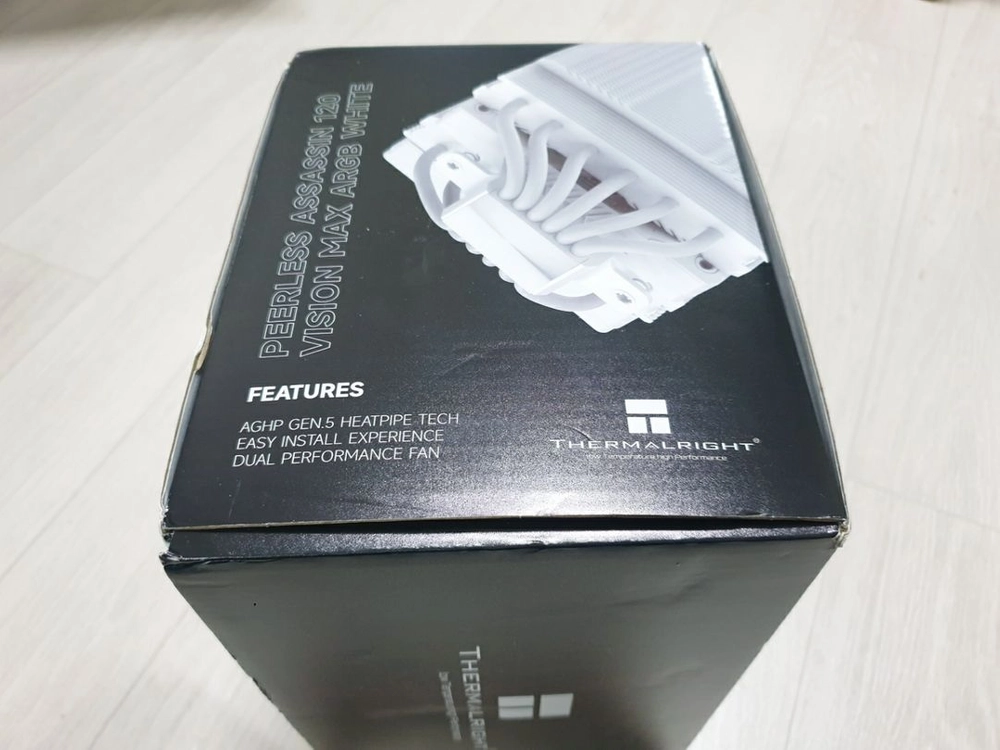 써멀라이트 PA120 Vision MAX ARGB 5인치 LCD 쿨러 화이트 이미지