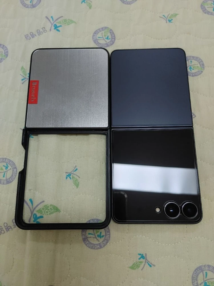 자급제 ㅡ S급 ㅡ 갤럭시 Z플립7 256GB + 고급케이스 - 안심되는 중고거래
