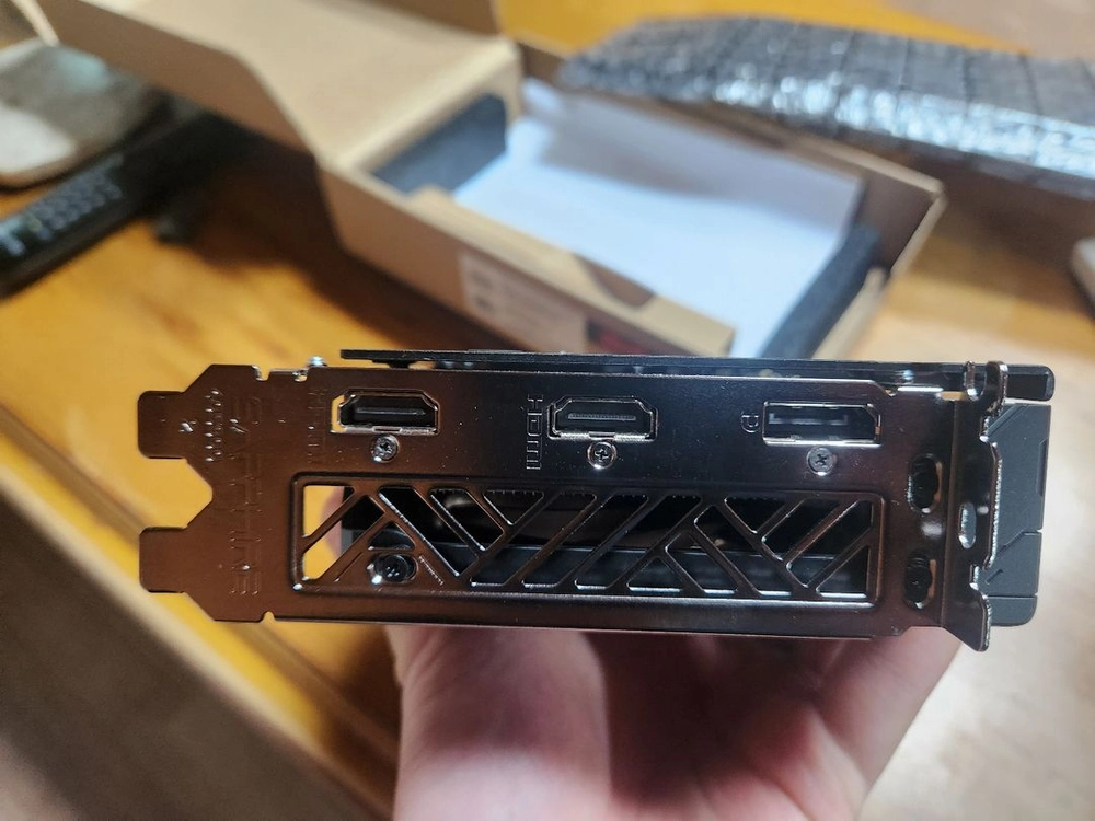 AMD사파이어 RX 9060 펄스 8g그래픽카드 이미지