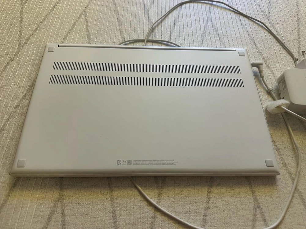 삼성 노트북 이온2 NT950XDA 화이트 깨끗함 이미지