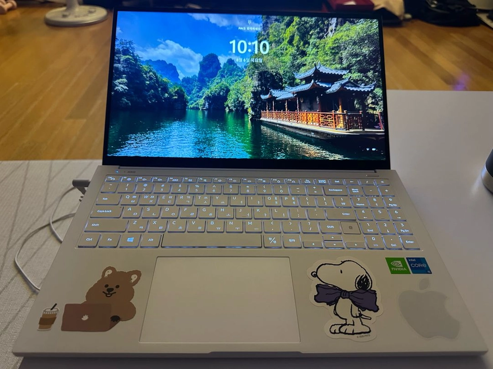 삼성 노트북 이온2 NT950XDA 화이트 깨끗함 이미지