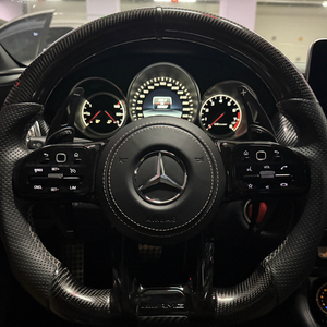 벤츠 AMG 카본 핸들 이미지