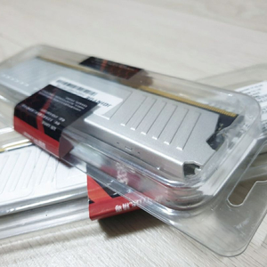 [미개봉새제품] DDR4 3200MHz CL16 16GB 방열판 장착 메모리 이미지