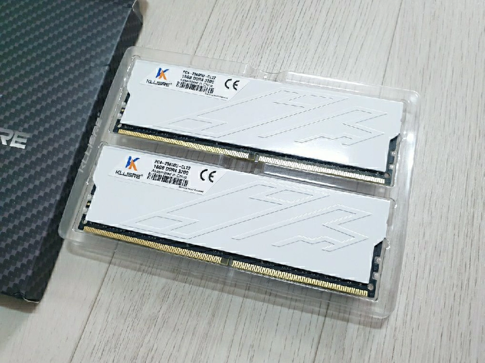 [새제품] DDR4 3200MHz 32GB (16GBx2) 방열판 장착 메모리 화이트 이미지