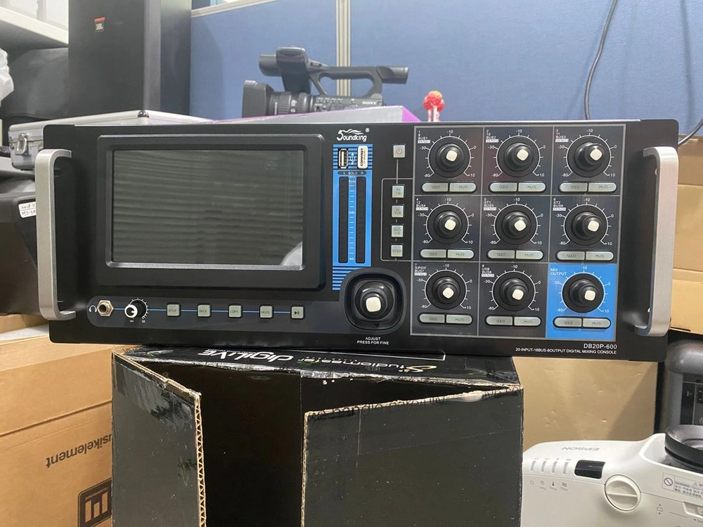 Soundking) DB20P-600은 내장 앰프600w, 20채널 랙장착 디지털믹서 믹싱 콘솔, 디지털오디오믹서 이미지