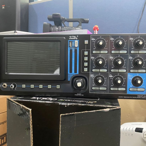 Soundking) DB20P-600은 내장 앰프600w, 20채널 랙장착 디지털믹서 믹싱 콘솔, 디지털오디오믹서 이미지