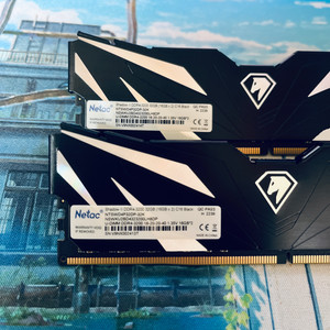 netac 튜닝램 ddr4 3200 16gb 2개(총32gb) 이미지