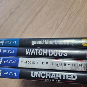 PS4 게임 타이틀 4종 세트 이미지