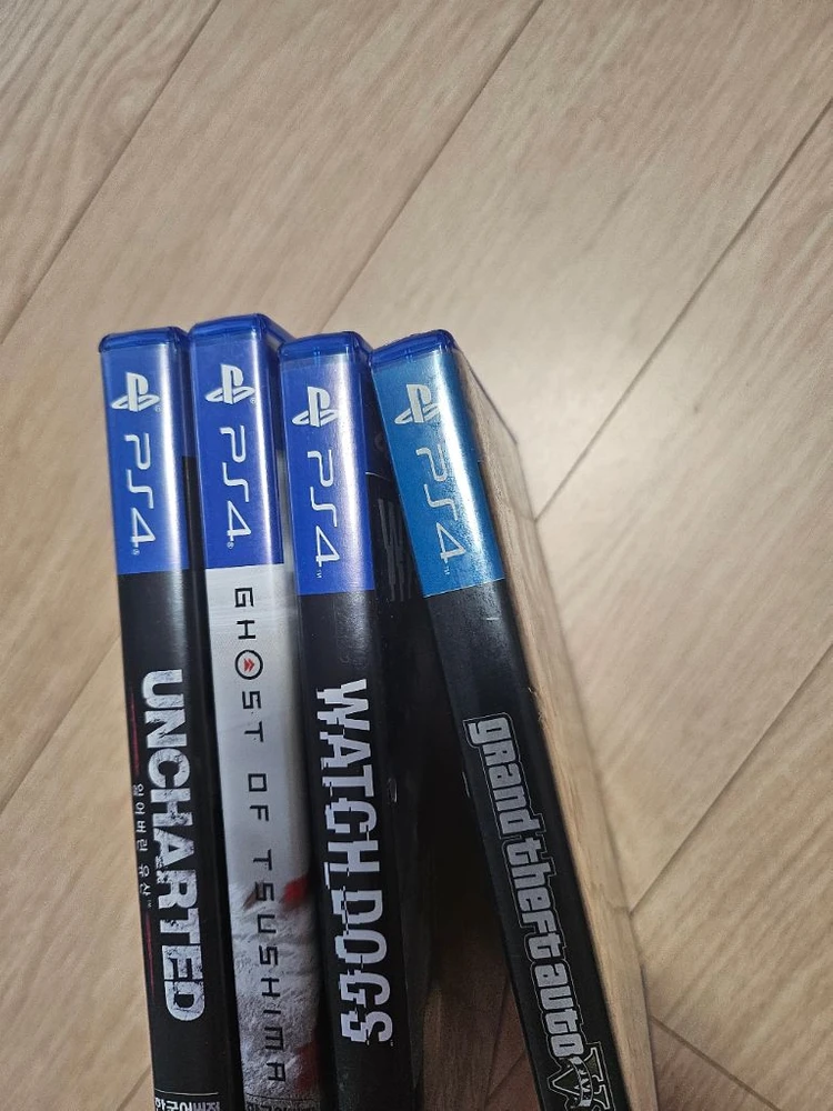 PS4 게임 타이틀 4종 세트 이미지