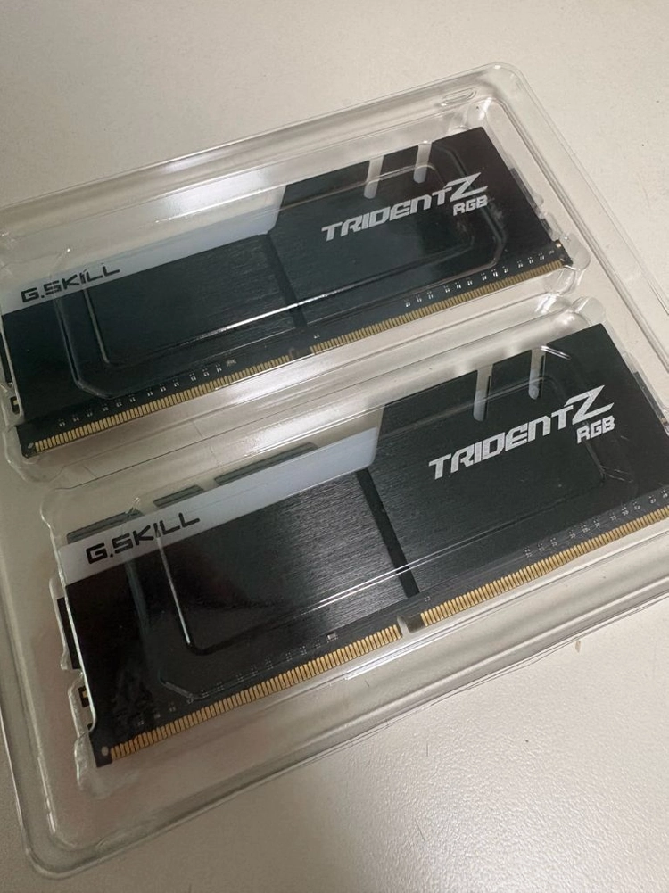 G.SKILL 트라이던트Z RGB DDR4-3200 CL16 16GB(8Gx2) 메모리 이미지
