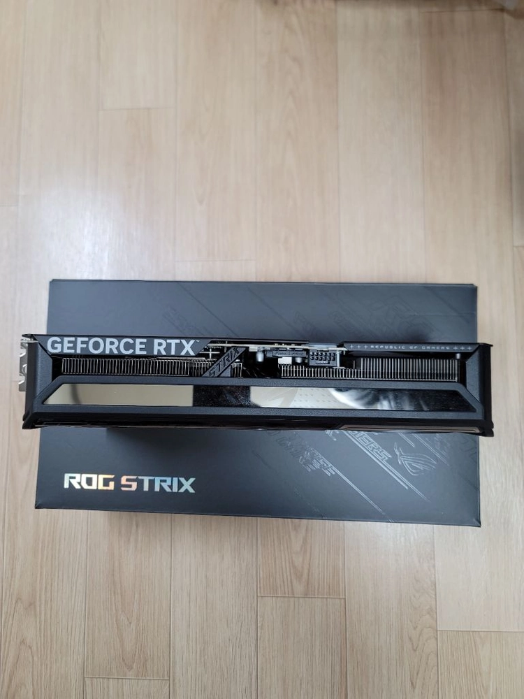 ASUS ROG STRIX RTX 5070Ti 그래픽카드 팝니다 이미지