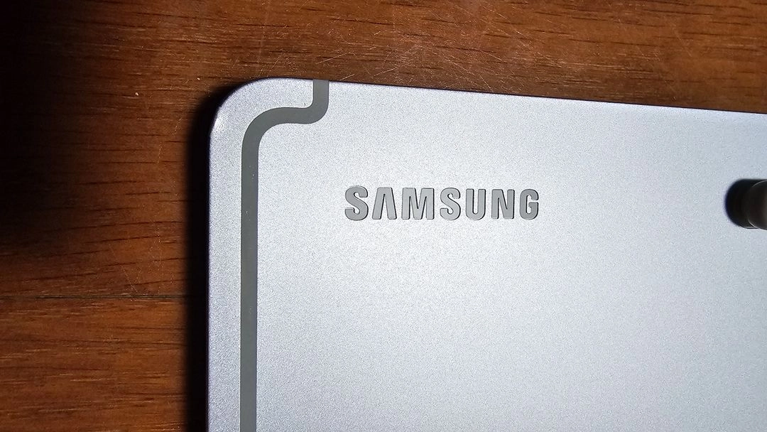 갤럭시탭s10 플러스 sm-x820 wifi 256GB, 정품케이스 포함입니다. 이미지